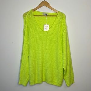 Davi & Dani Round Neck Batwing Sleeve Sweater